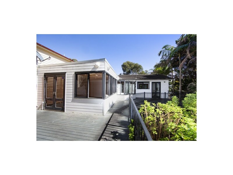 15 Noorong Avenue, Forresters Beach NSW 2260