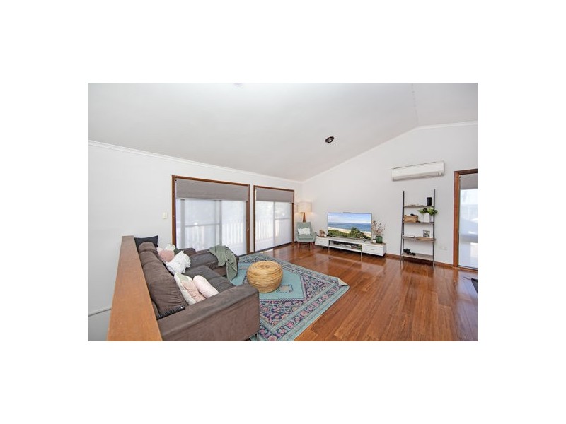 94 Lowanna Avenue, Forresters Beach NSW 2260