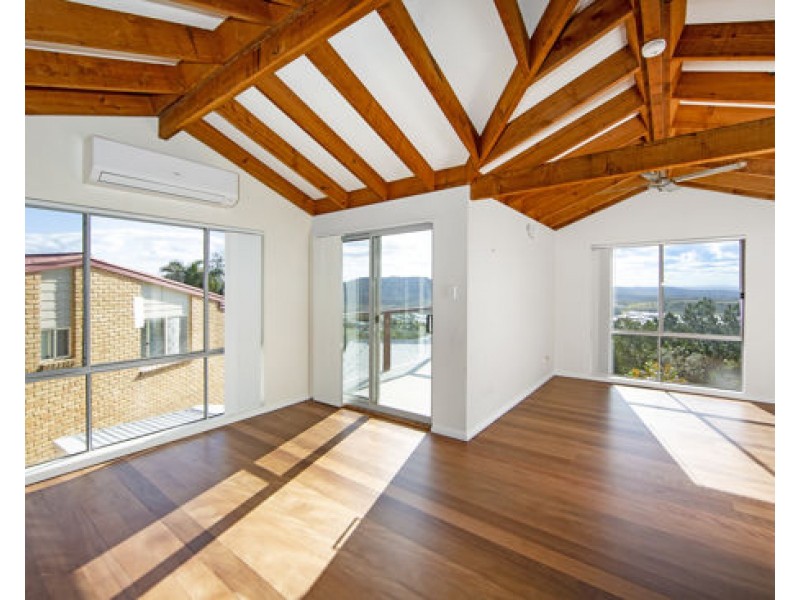 Rear Townhouse 6 Yumbool Close, Forresters Beach NSW 2260