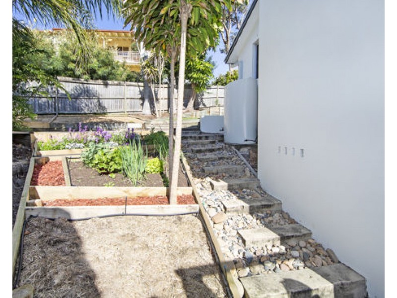Rear Townhouse 6 Yumbool Close, Forresters Beach NSW 2260