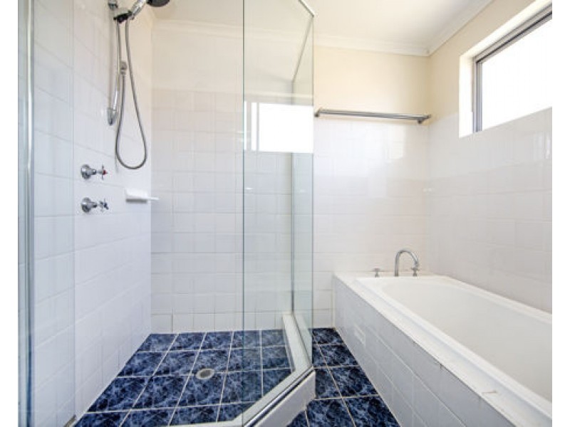 Rear Townhouse 6 Yumbool Close, Forresters Beach NSW 2260