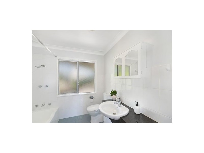 41 Donegal Road, Berkeley Vale NSW 2261