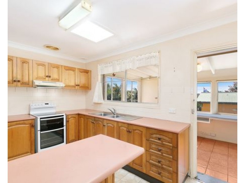 34 Dampier Boulevard, Killarney Vale NSW 2261