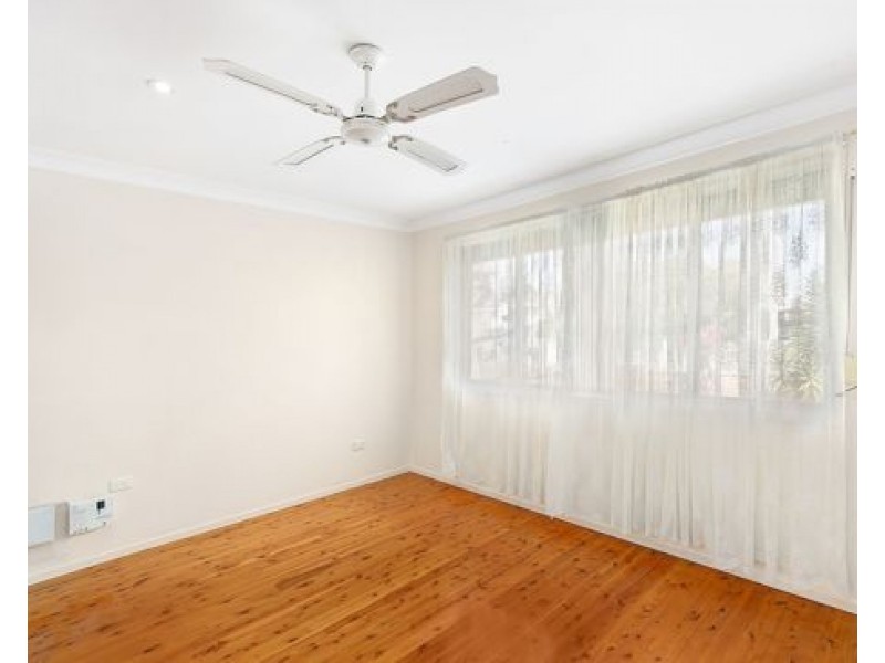 34 Dampier Boulevard, Killarney Vale NSW 2261