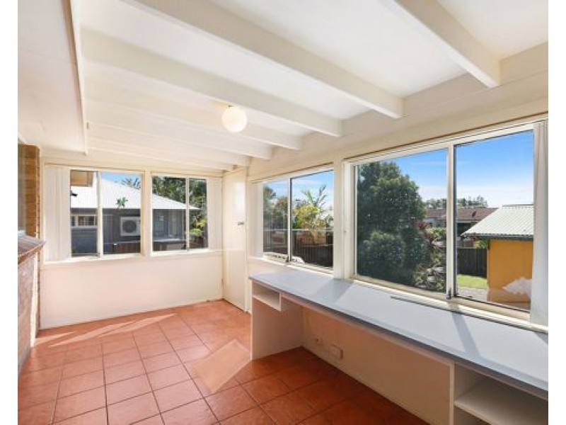 34 Dampier Boulevard, Killarney Vale NSW 2261