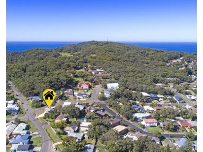 106 Downstairs Lowanna Avenue, Forresters Beach NSW 2260