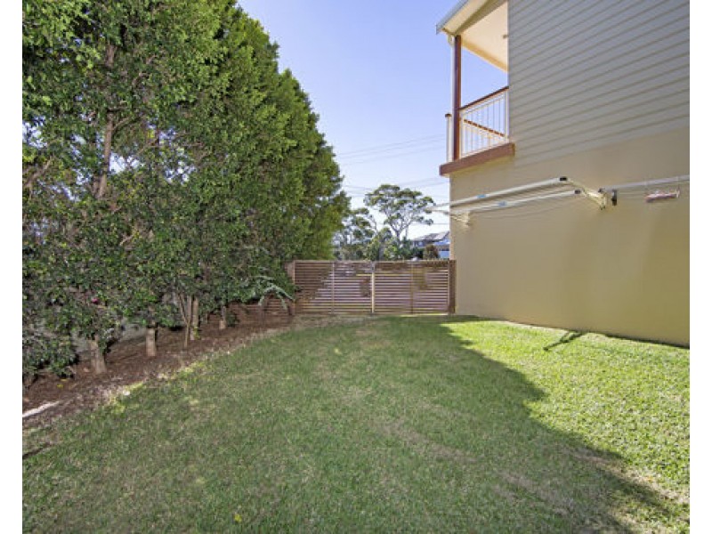 106 Downstairs Lowanna Avenue, Forresters Beach NSW 2260