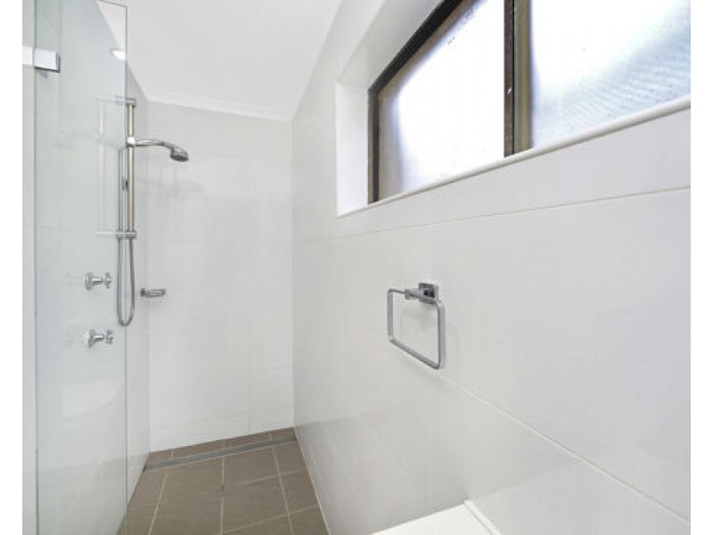 106 Downstairs Lowanna Avenue, Forresters Beach NSW 2260