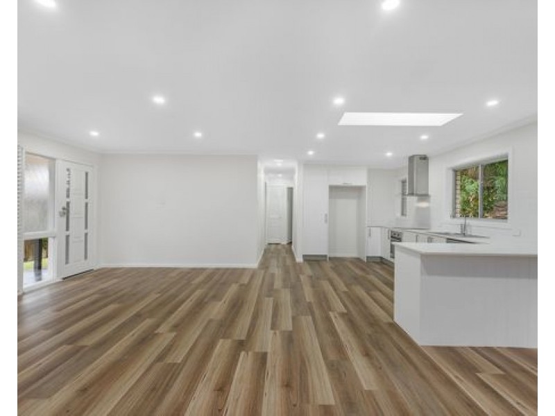 8 Arthur Place, Forresters Beach NSW 2260