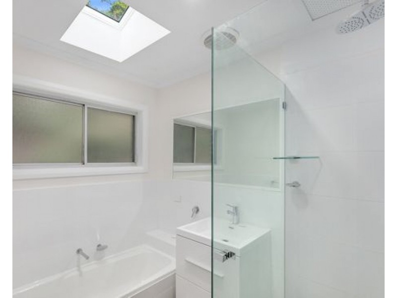 8 Arthur Place, Forresters Beach NSW 2260