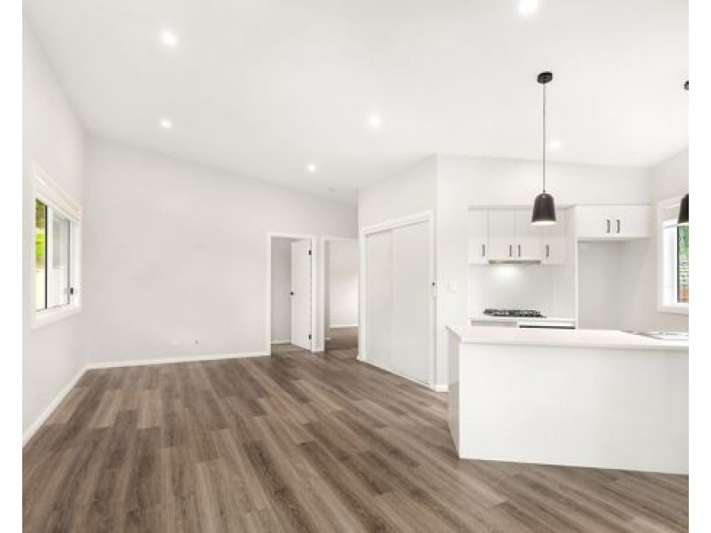 5a Jubilee Parade, Berkeley Vale NSW 2261