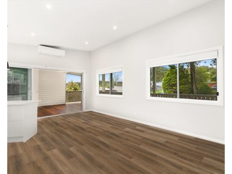 5a Jubilee Parade, Berkeley Vale NSW 2261