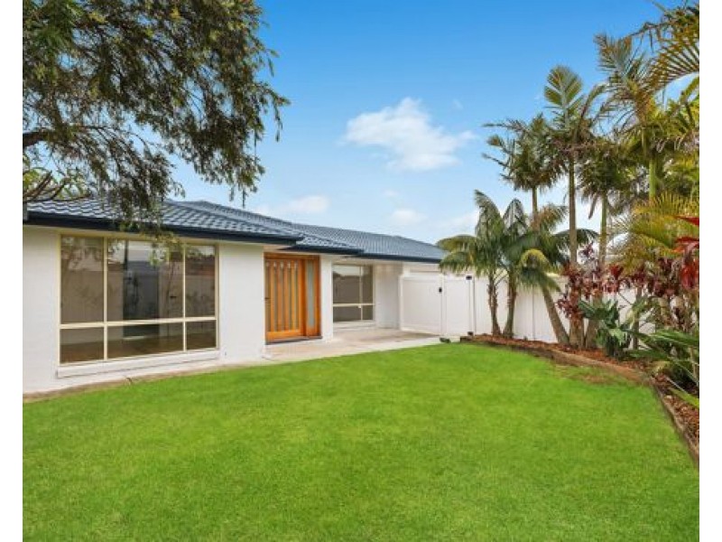 24 Forresters Beach Road, Forresters Beach NSW 2260