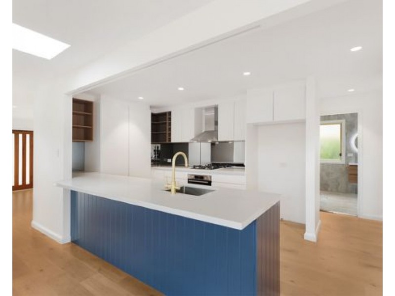 24 Forresters Beach Road, Forresters Beach NSW 2260