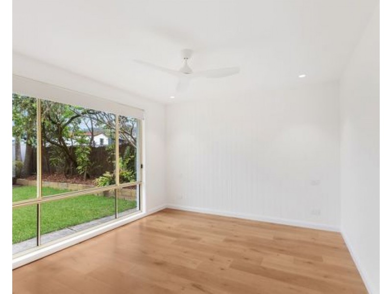 24 Forresters Beach Road, Forresters Beach NSW 2260