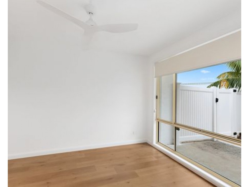24 Forresters Beach Road, Forresters Beach NSW 2260