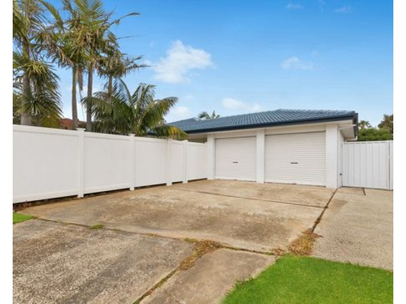 24 Forresters Beach Road, Forresters Beach NSW 2260