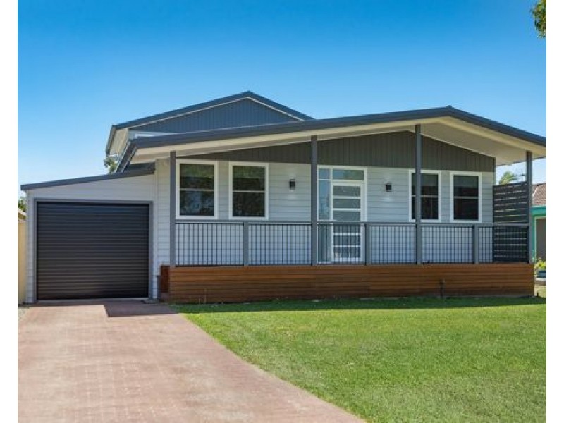 10 Laguna, Berkeley Vale NSW 2261