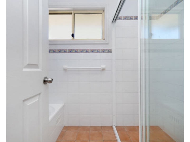 3 164 Ocean Parade, Blue Bay NSW 2261