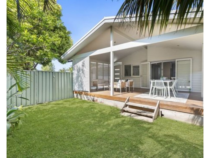 102A Kathleen White Crescent, Killarney Vale NSW 2261