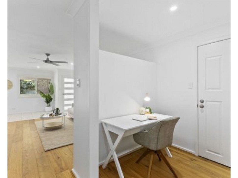 102A Kathleen White Crescent, Killarney Vale NSW 2261