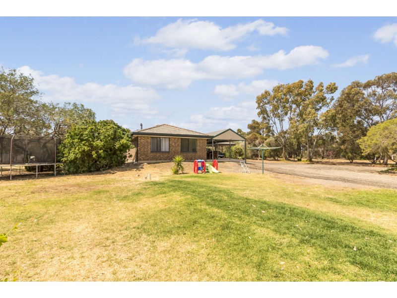 2 Connell Vale Road, Lewiston SA 5501