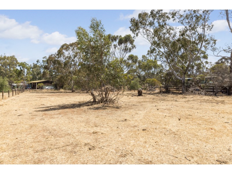 2 Connell Vale Road, Lewiston SA 5501