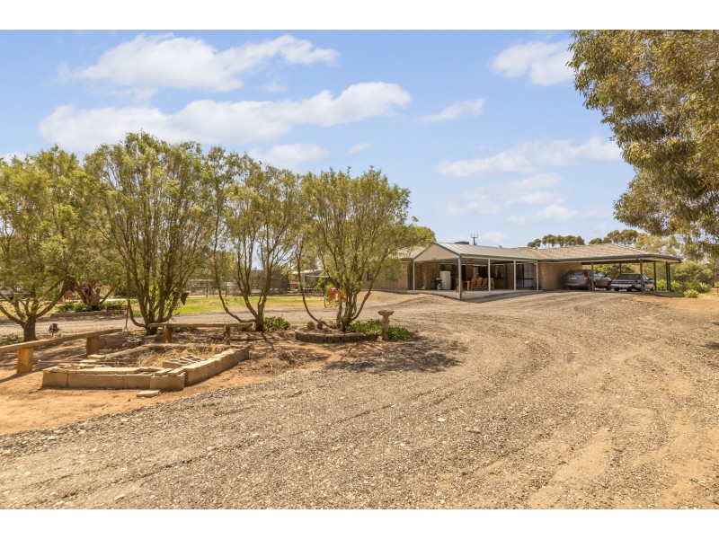 2 Connell Vale Road, Lewiston SA 5501