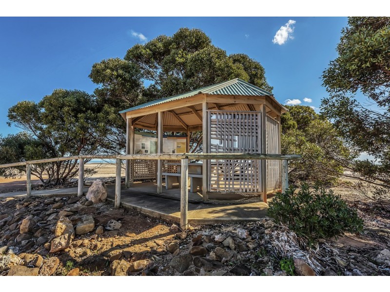 3 Collins Street, Webb Beach SA 5501