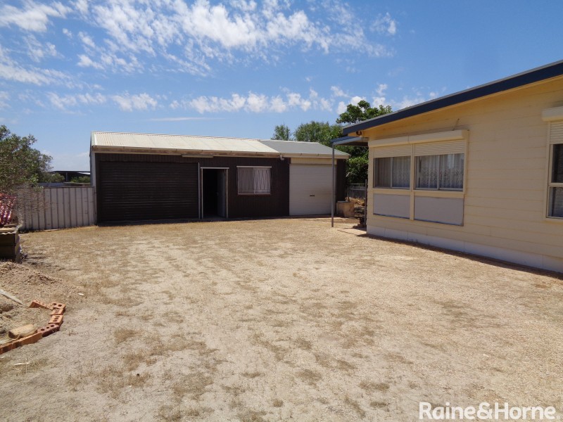 25 Shearwater Way, Thompson Beach SA 5501
