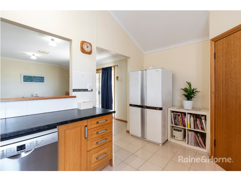 4 Pelican Court, Thompson Beach SA 5501