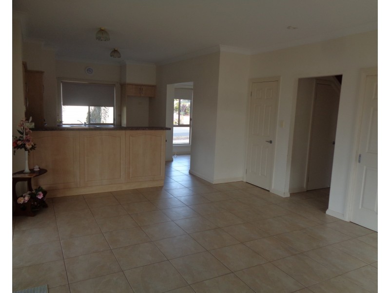 17 Harrys Point Road, Port Hughes SA 5558