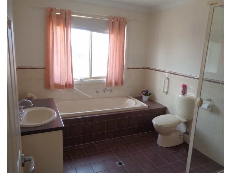 17 Harrys Point Road, Port Hughes SA 5558