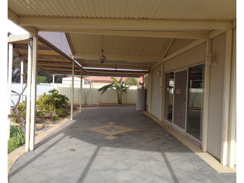 17 Harrys Point Road, Port Hughes SA 5558