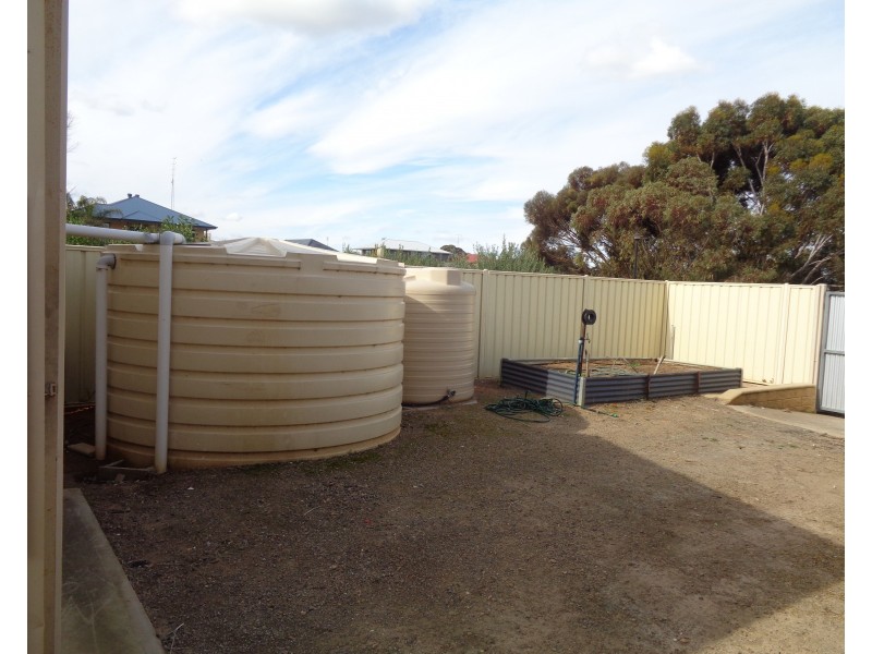 17 Harrys Point Road, Port Hughes SA 5558