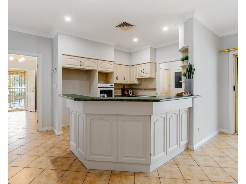 36 Jemalong Crescent, Roseworthy SA 5371