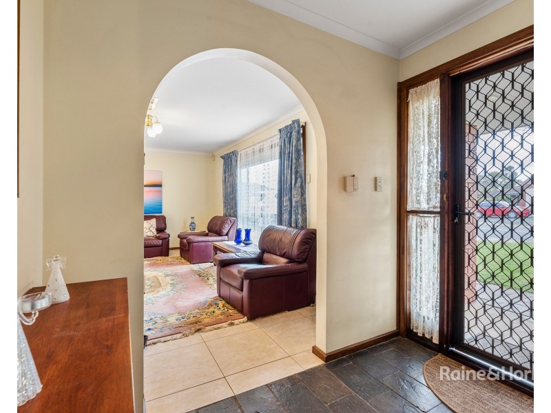 8 Rau Avenue, Evanston SA 5116