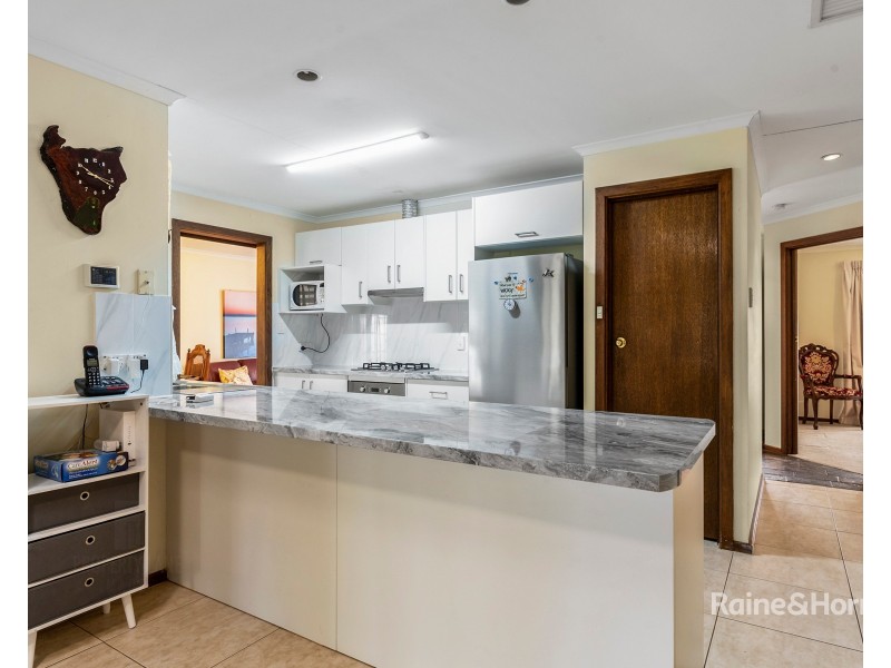 8 Rau Avenue, Evanston SA 5116