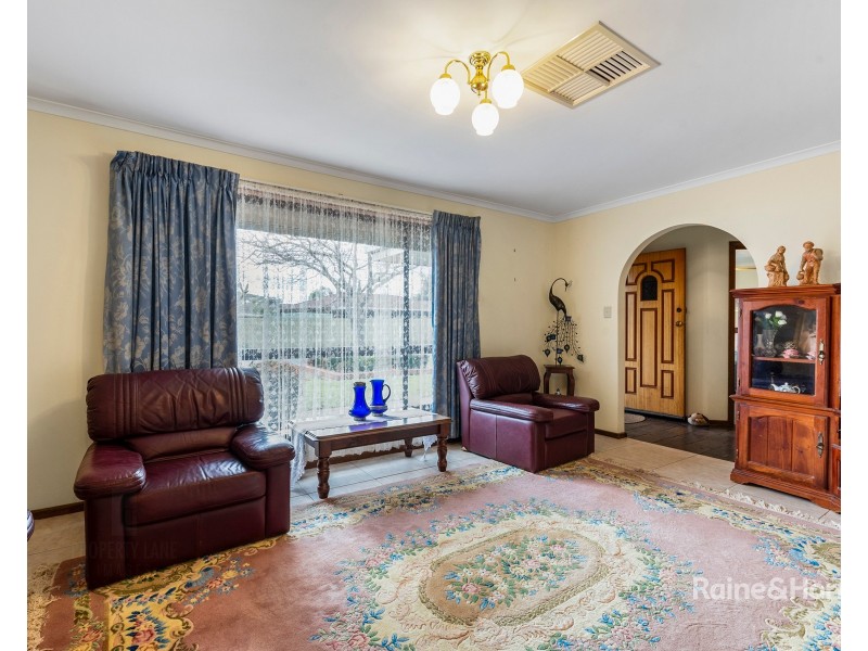 8 Rau Avenue, Evanston SA 5116