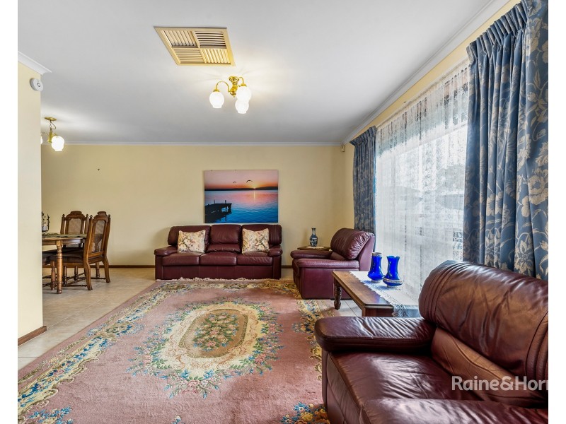 8 Rau Avenue, Evanston SA 5116