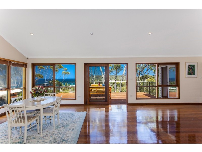 33 Surf Rider Avenue, North Avoca NSW 2260