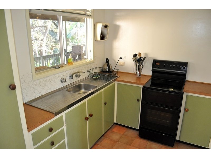 16 Tabletop Road, North Avoca NSW 2260