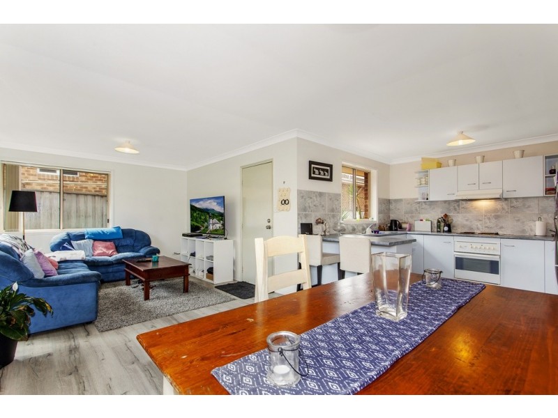 2/5 Aurora Place, Bateau Bay NSW 2261