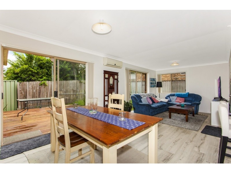 2/5 Aurora Place, Bateau Bay NSW 2261