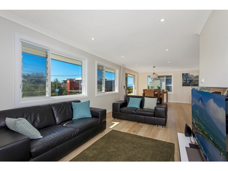 4 Dover Road, Wamberal NSW 2260