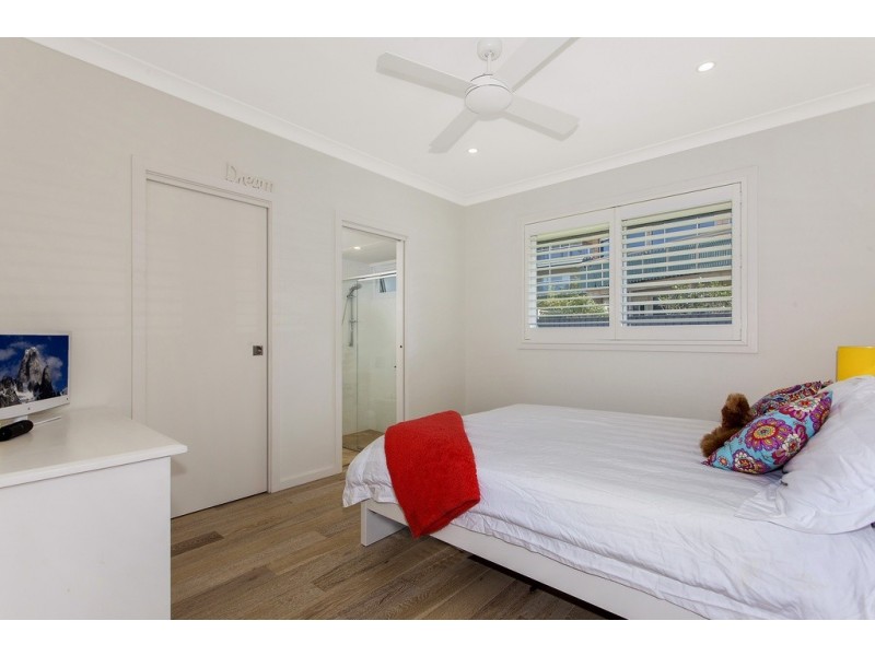 4 Dover Road, Wamberal NSW 2260