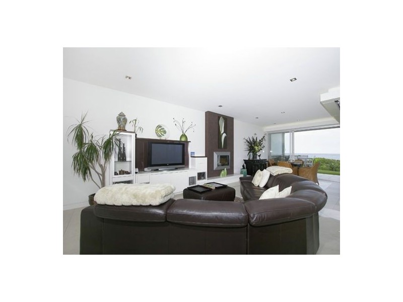 2/17 Calais Road, Wamberal NSW 2260