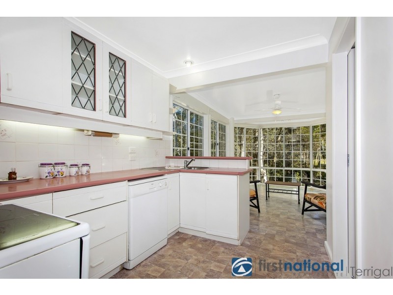 70 Lake Shore Drive, North Avoca NSW 2260