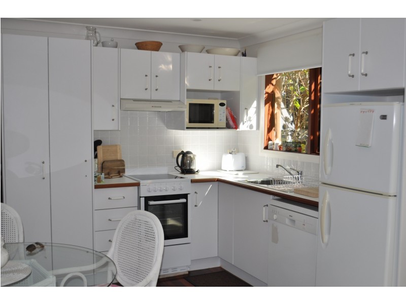 14 Lake St, North Avoca NSW 2260