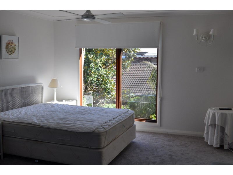 14 Lake St, North Avoca NSW 2260